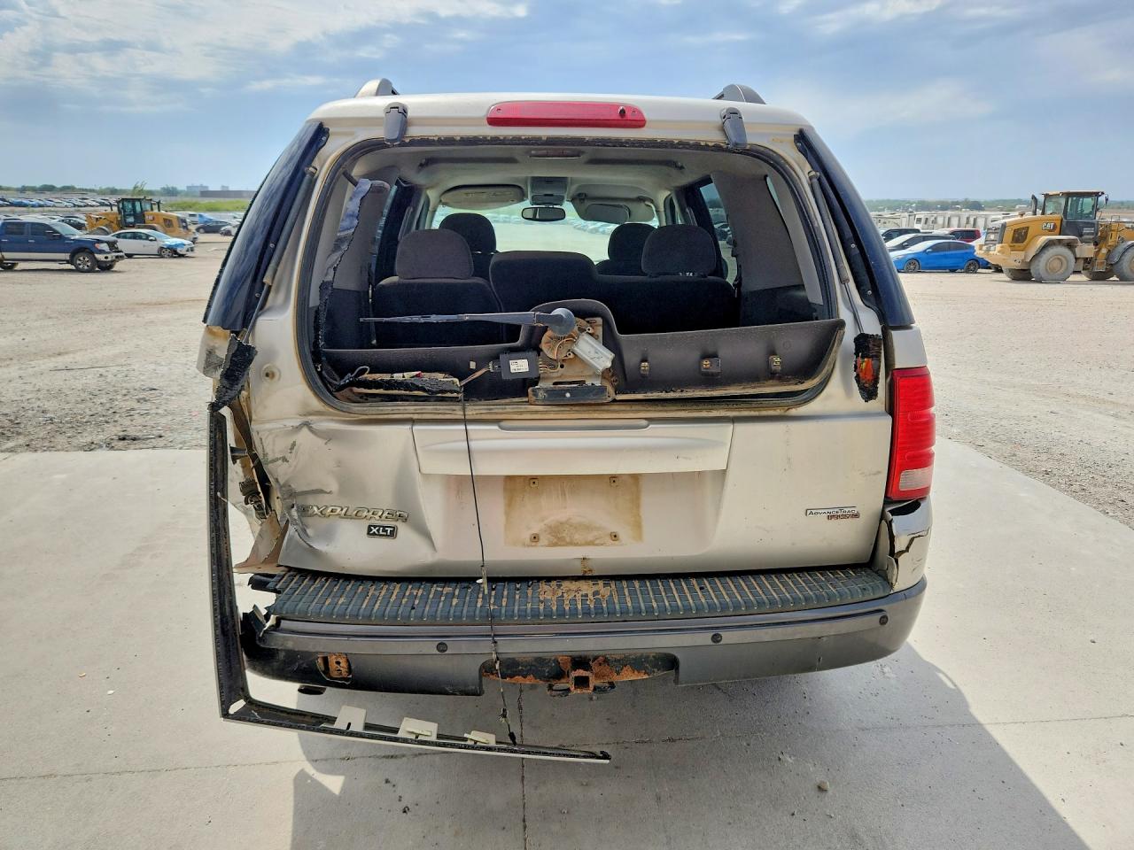 2005 Ford Explorer Xlt Silver vin: 1FMDU73K45UA21425