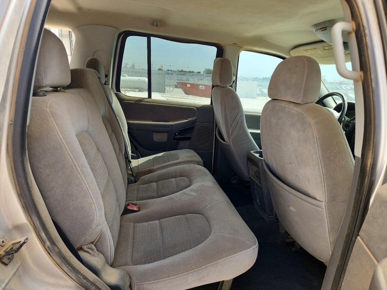 2005 Ford Explorer Xlt Silver vin: 1FMDU73K45UA21425