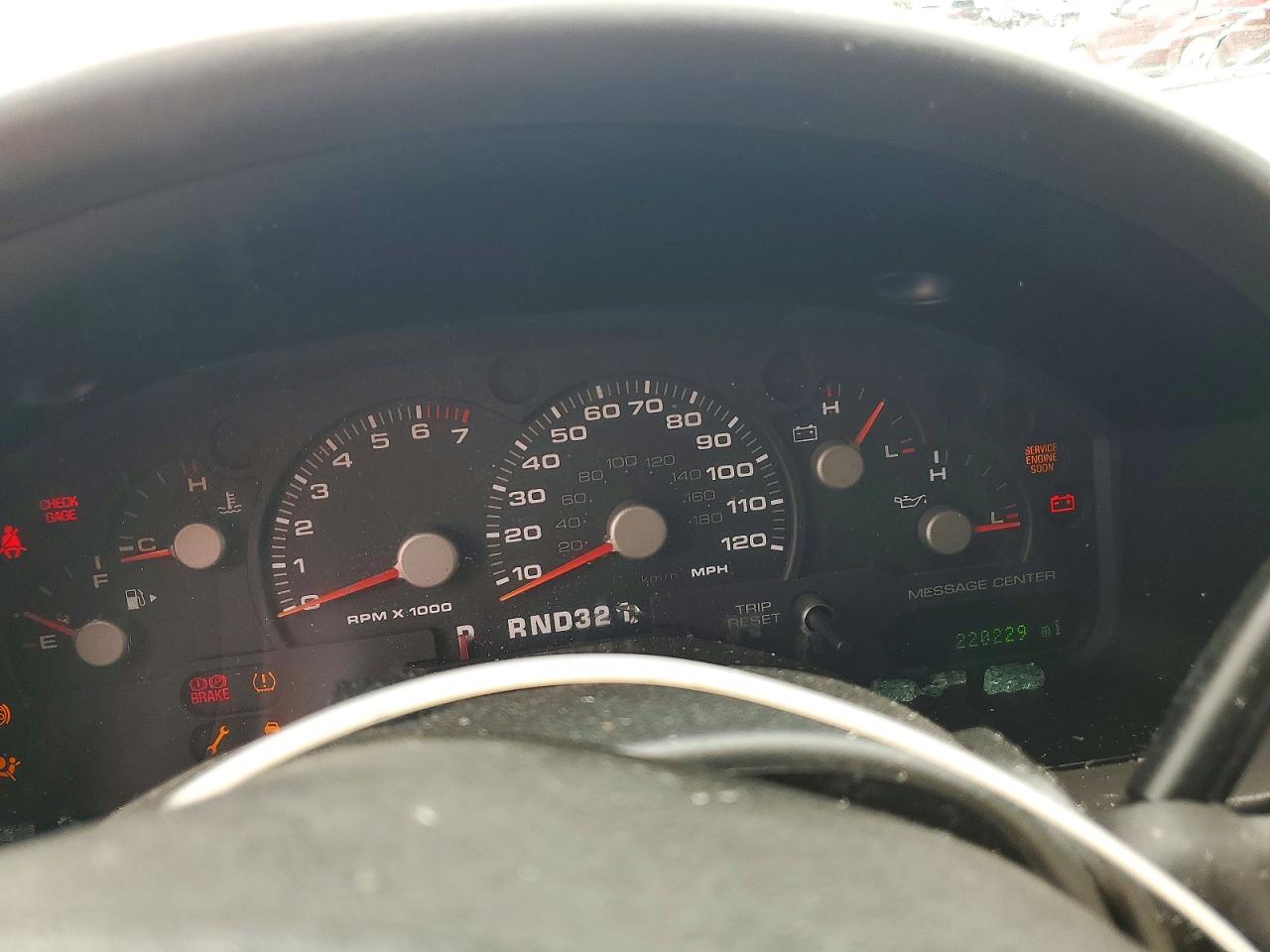 2005 Ford Explorer Xlt Белый vin: 1FMDU73K55UB70586