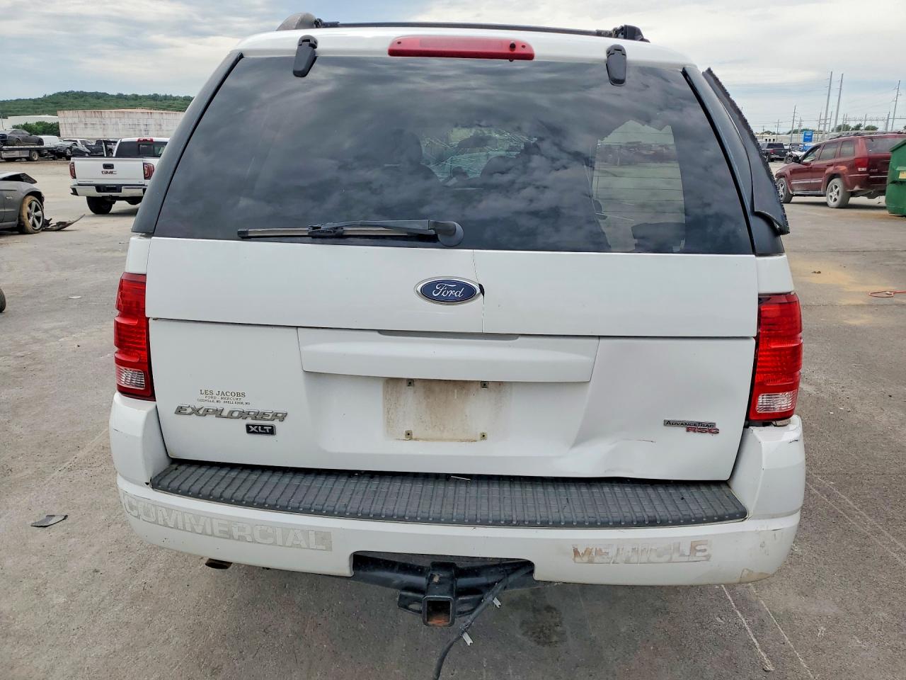2005 Ford Explorer Xlt Белый vin: 1FMDU73K55UB70586