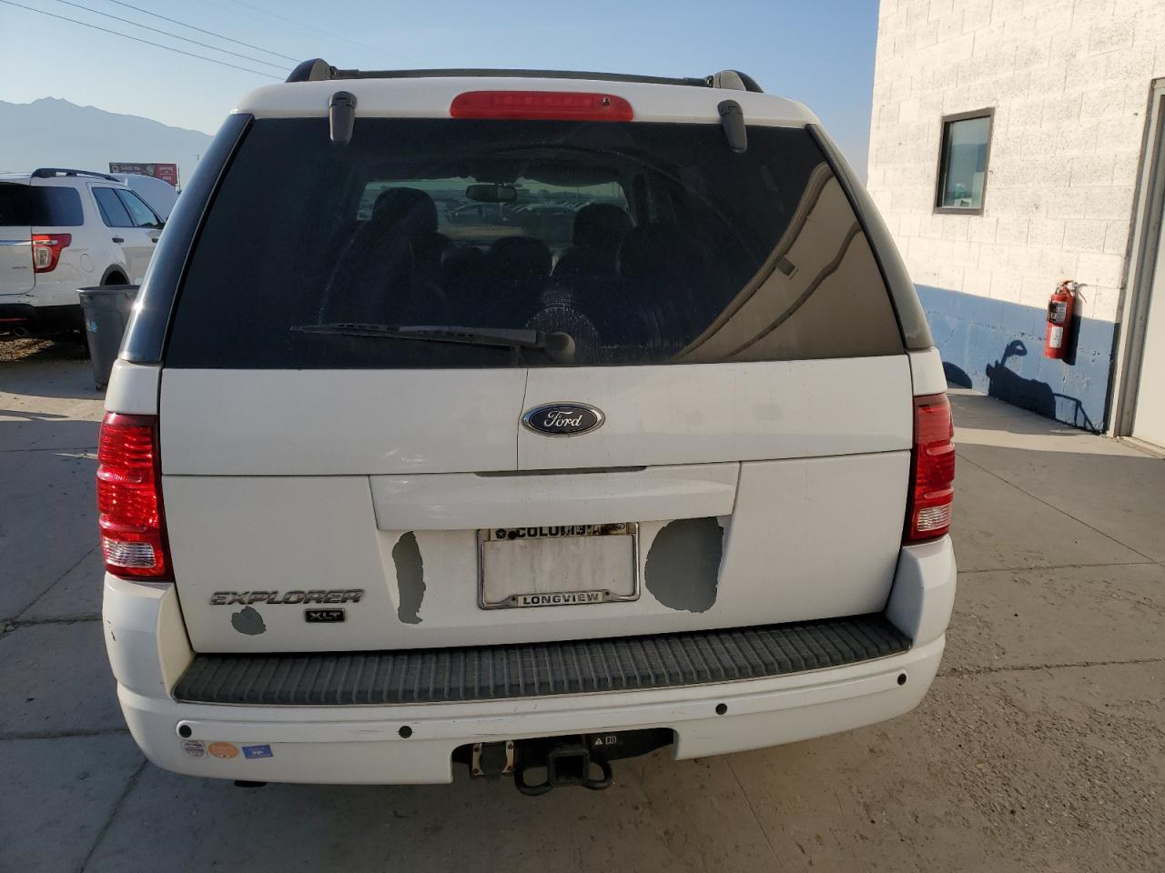 2004 Ford Explorer Xlt White vin: 1FMDU73K84UA58735