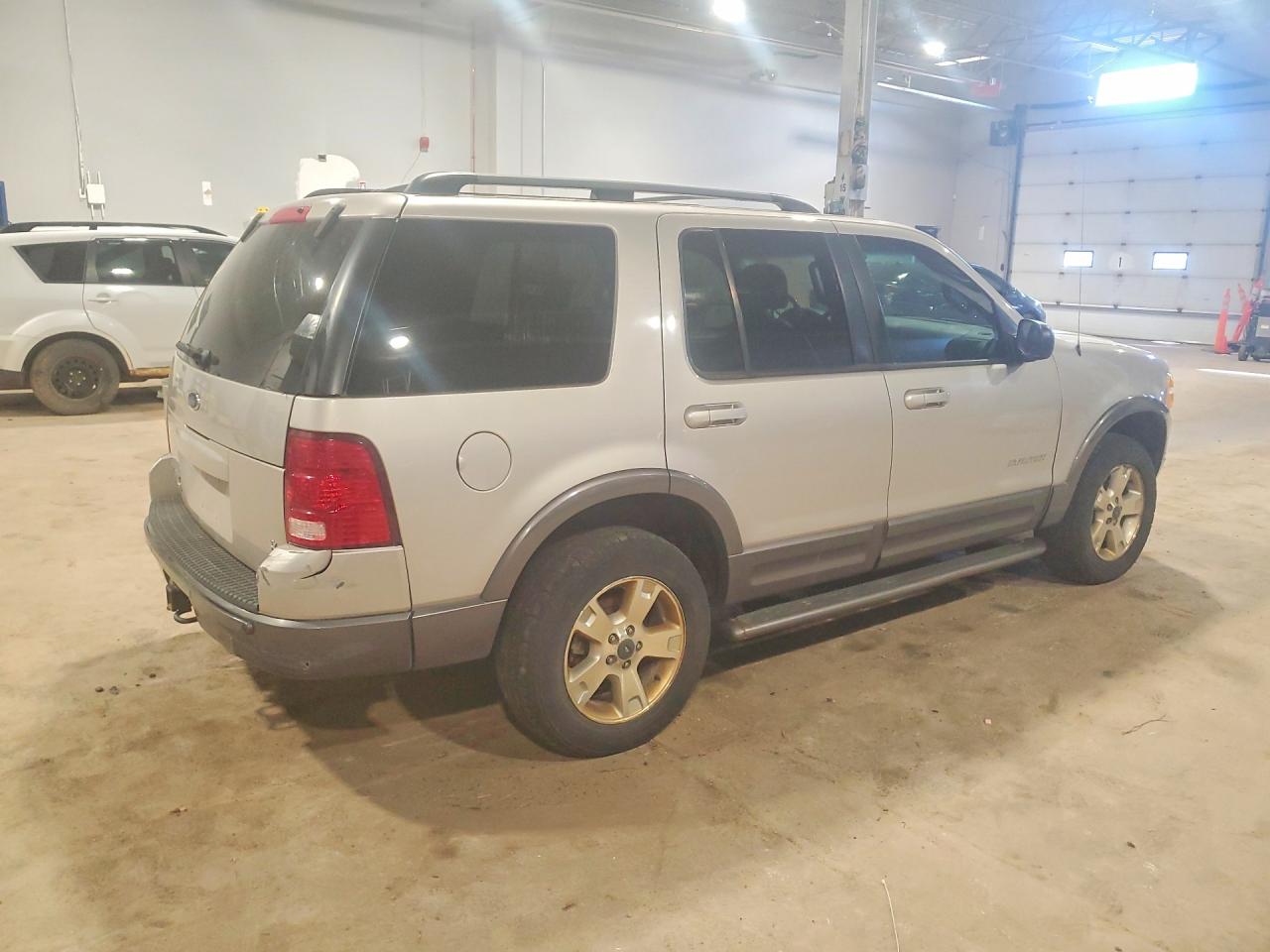 2002 Ford Explorer Xlt Золотой vin: 1FMDU73W02UC64082