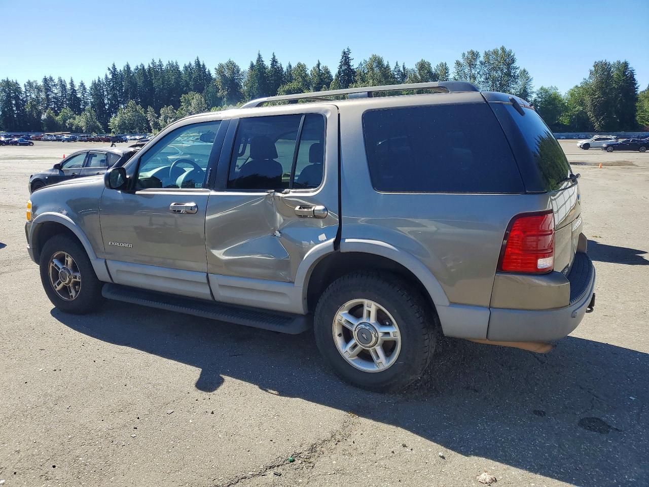 2002 Ford Explorer Xlt Gold vin: 1FMDU73W22ZC20555