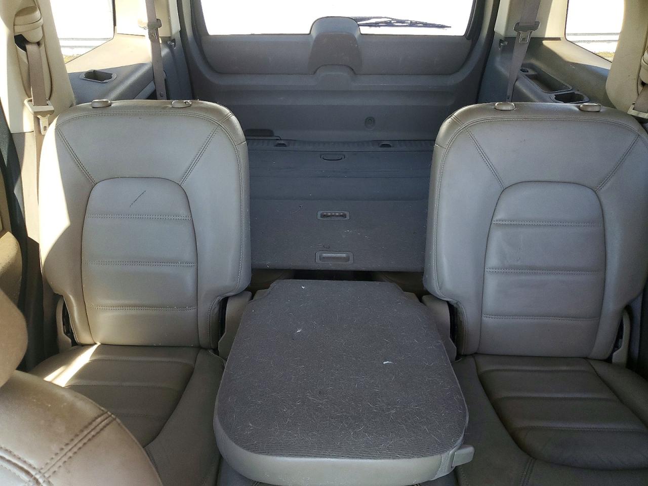 2002 Ford Explorer Xlt Gold vin: 1FMDU73W22ZC20555