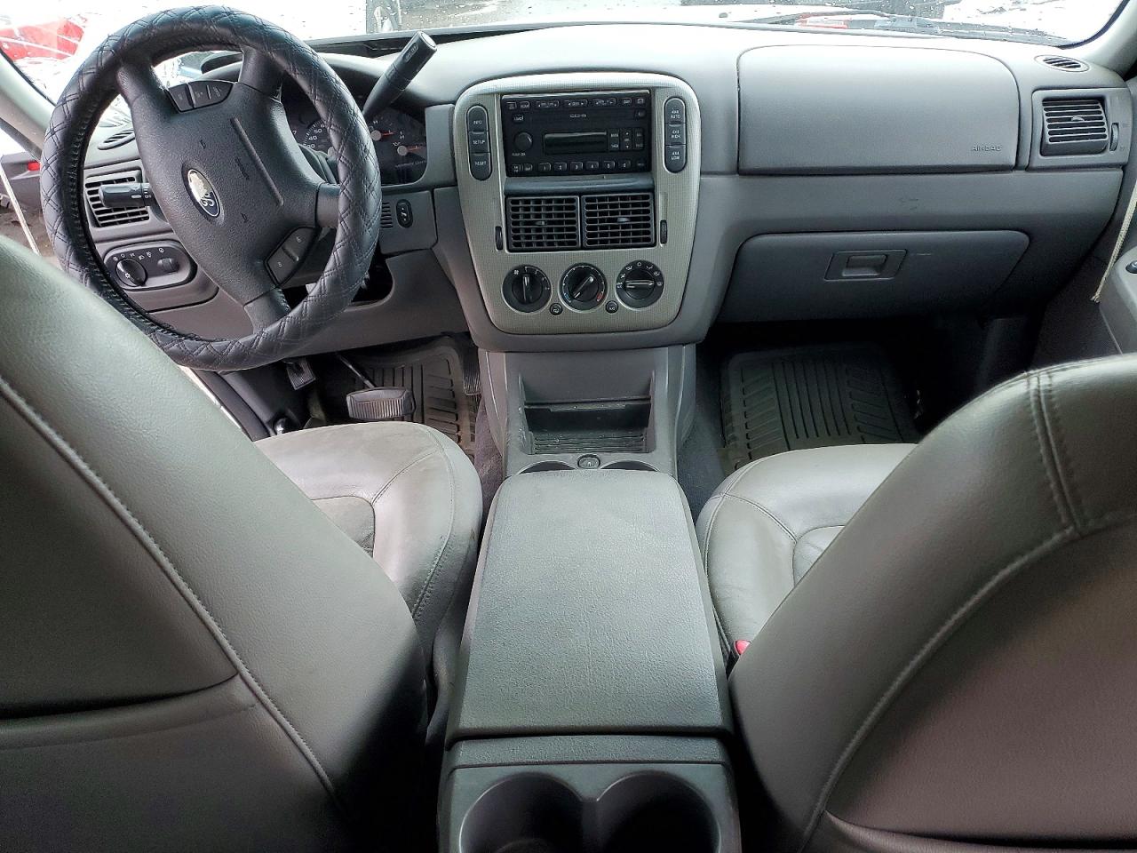 2005 Ford Explorer Xlt White vin: 1FMDU73W75ZA26463