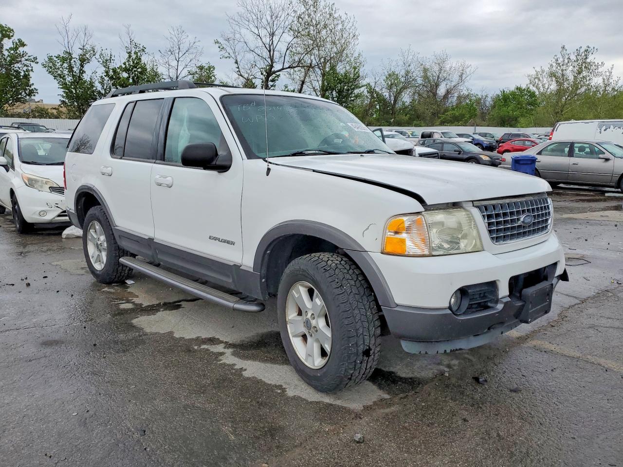 2005 Ford Explorer Xlt White vin: 1FMDU73W75ZA26463