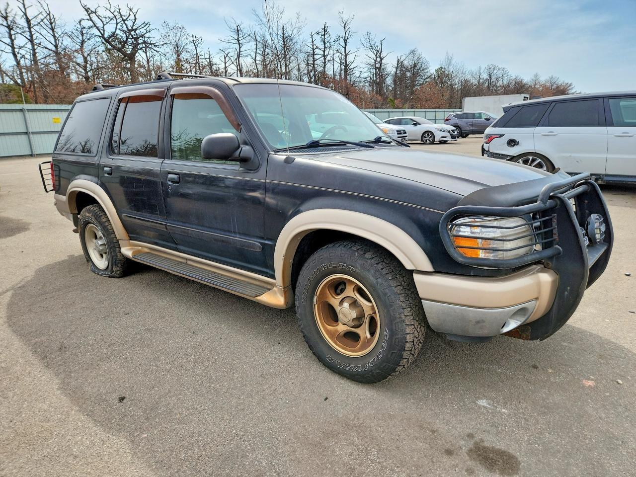 2000 Ford Explorer Eddie Bauer Black vin: 1FMDU74E1YZB25113