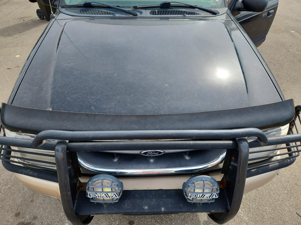 2000 Ford Explorer Eddie Bauer Black vin: 1FMDU74E1YZB25113