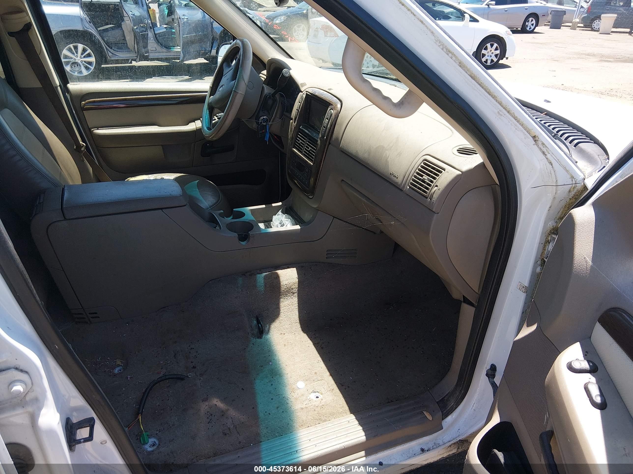 2002 Ford Explorer Eddie Bauer White vin: 1FMDU74E52ZB01940