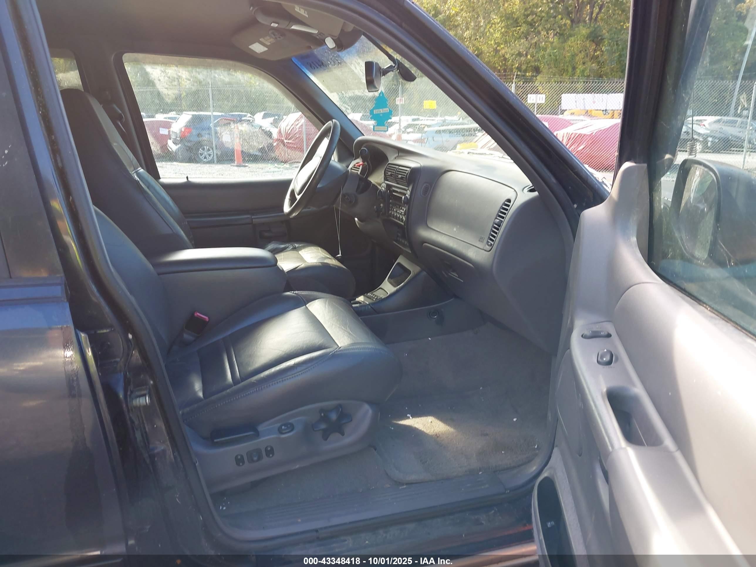 2000 Ford Explorer Eddie Bauer Blue vin: 1FMDU74E6YZA89029