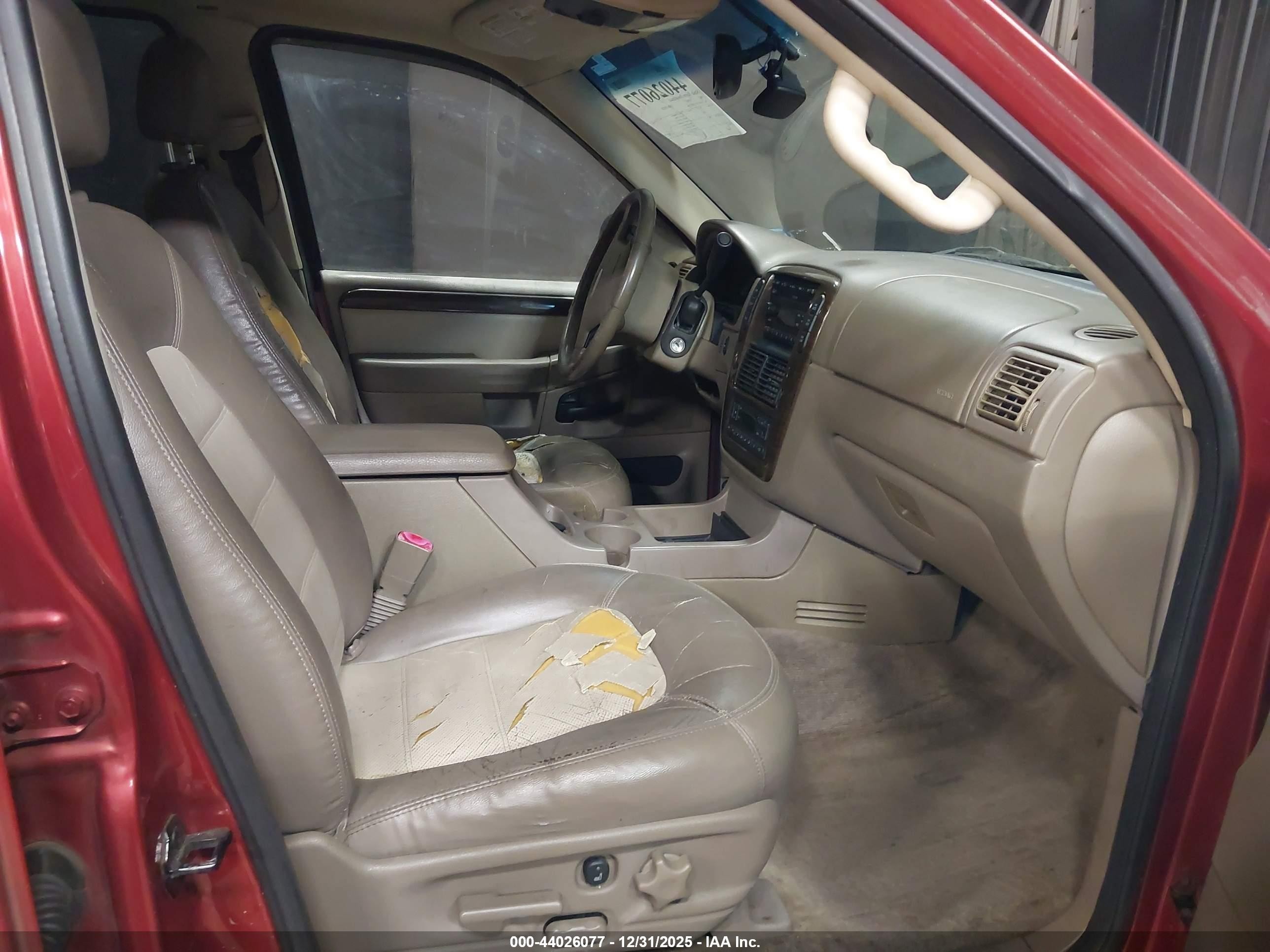2002 Ford Explorer Eddie Bauer Red vin: 1FMDU74E72UC95786