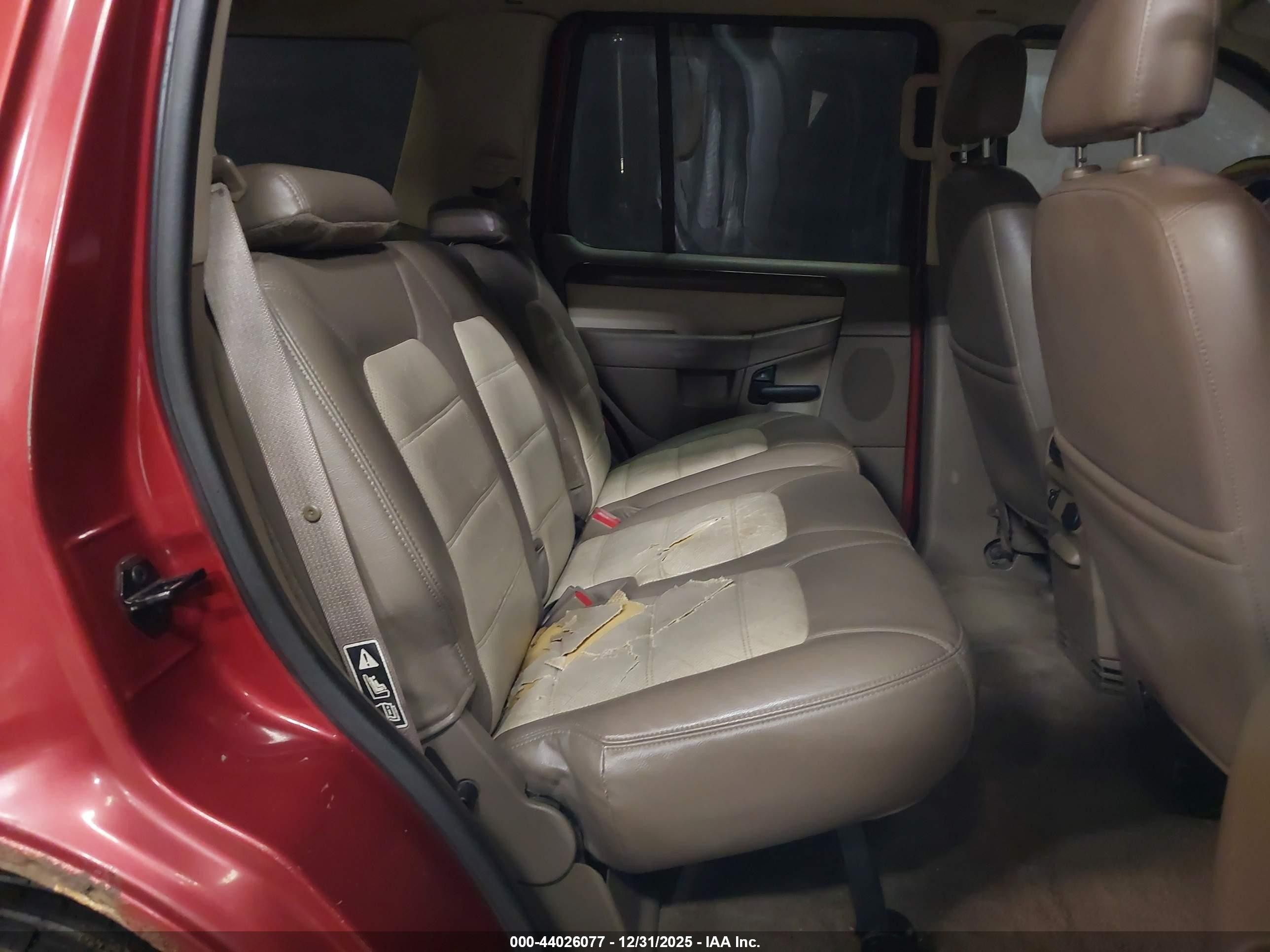 2002 Ford Explorer Eddie Bauer Red vin: 1FMDU74E72UC95786