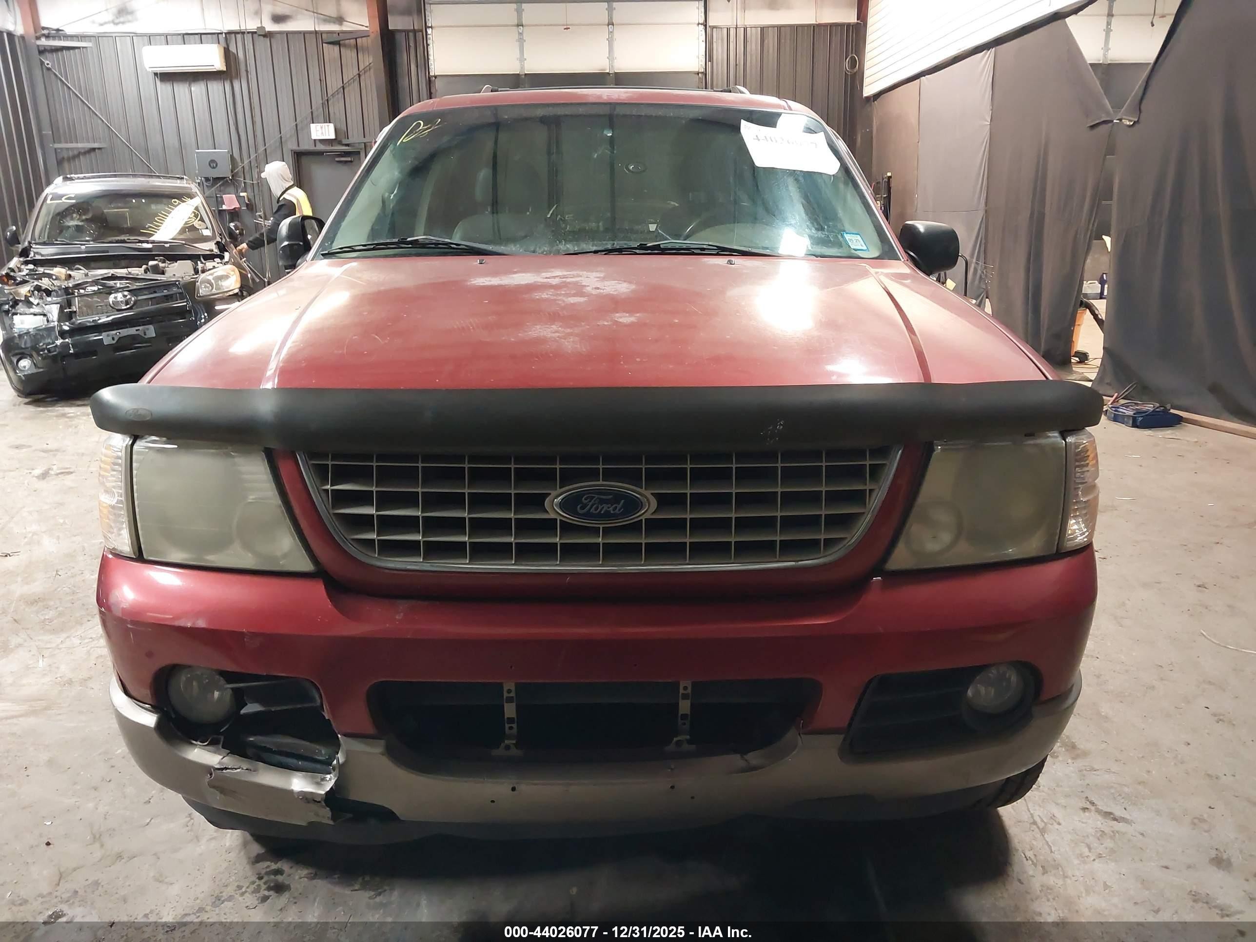 2002 Ford Explorer Eddie Bauer Red vin: 1FMDU74E72UC95786