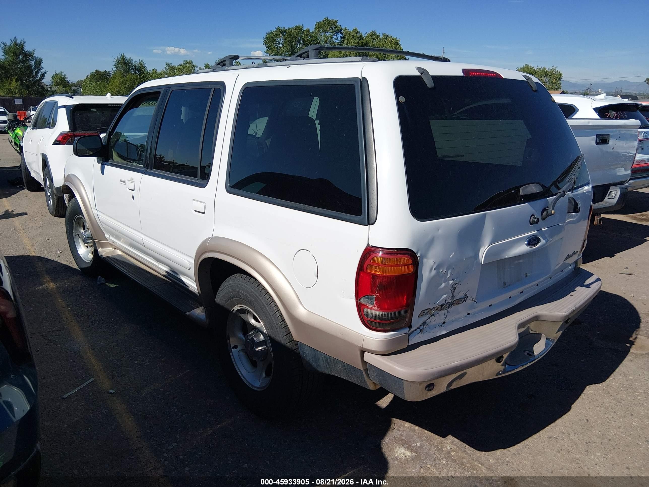 2000 Ford Explorer Eddie Bauer White vin: 1FMDU74E9YZA84522