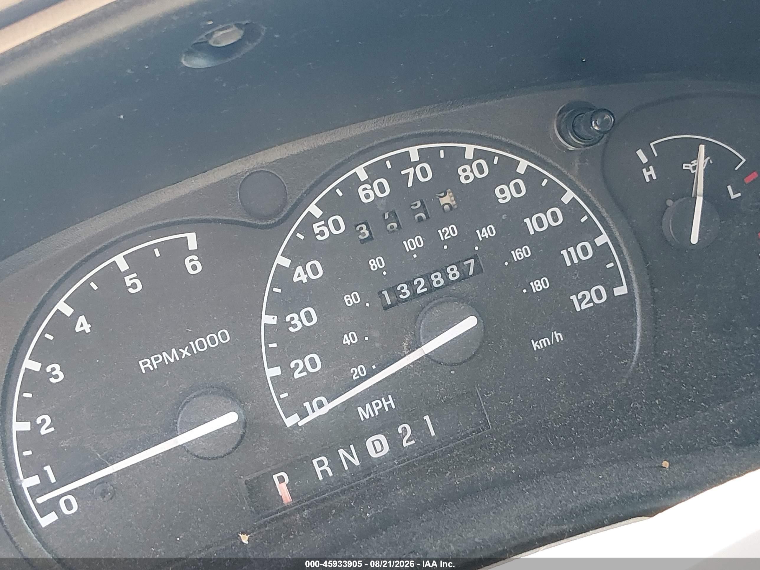 2000 Ford Explorer Eddie Bauer White vin: 1FMDU74E9YZA84522