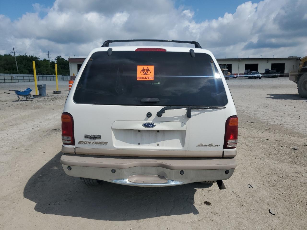 2001 Ford Explorer Eddie Bauer White vin: 1FMDU74EX1ZA30894