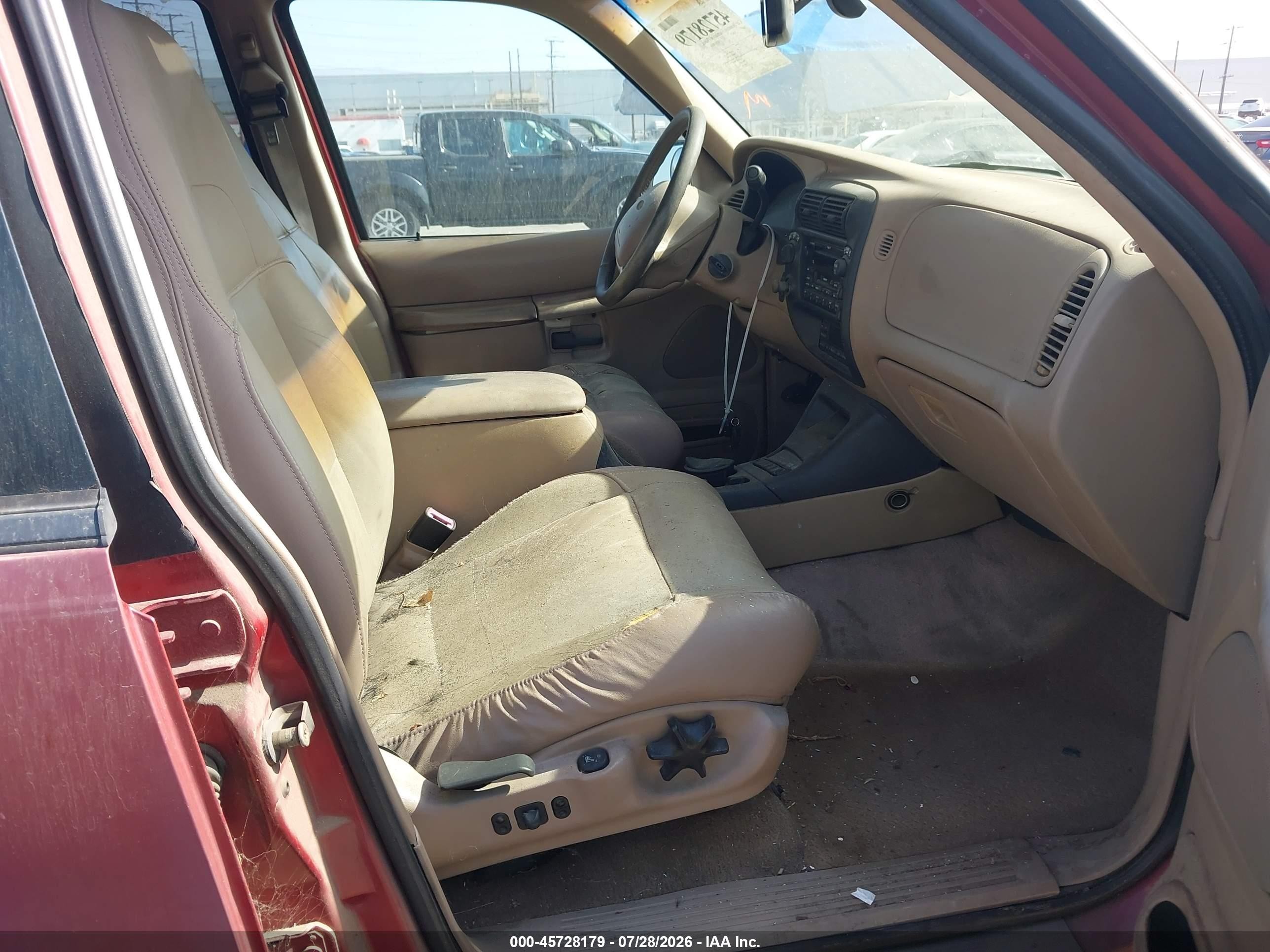 2000 Ford Explorer Eddie Bauer Burgundy vin: 1FMDU74EXYZB41875