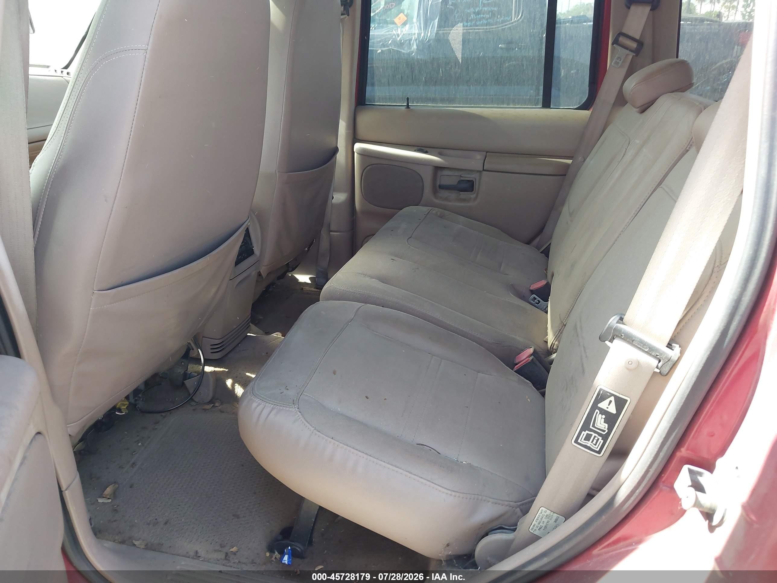 2000 Ford Explorer Eddie Bauer Burgundy vin: 1FMDU74EXYZB41875