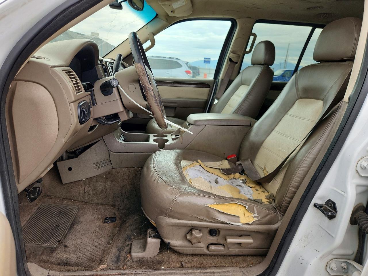 2003 Ford Explorer Eddie Bauer Белый vin: 1FMDU74K03ZB15557