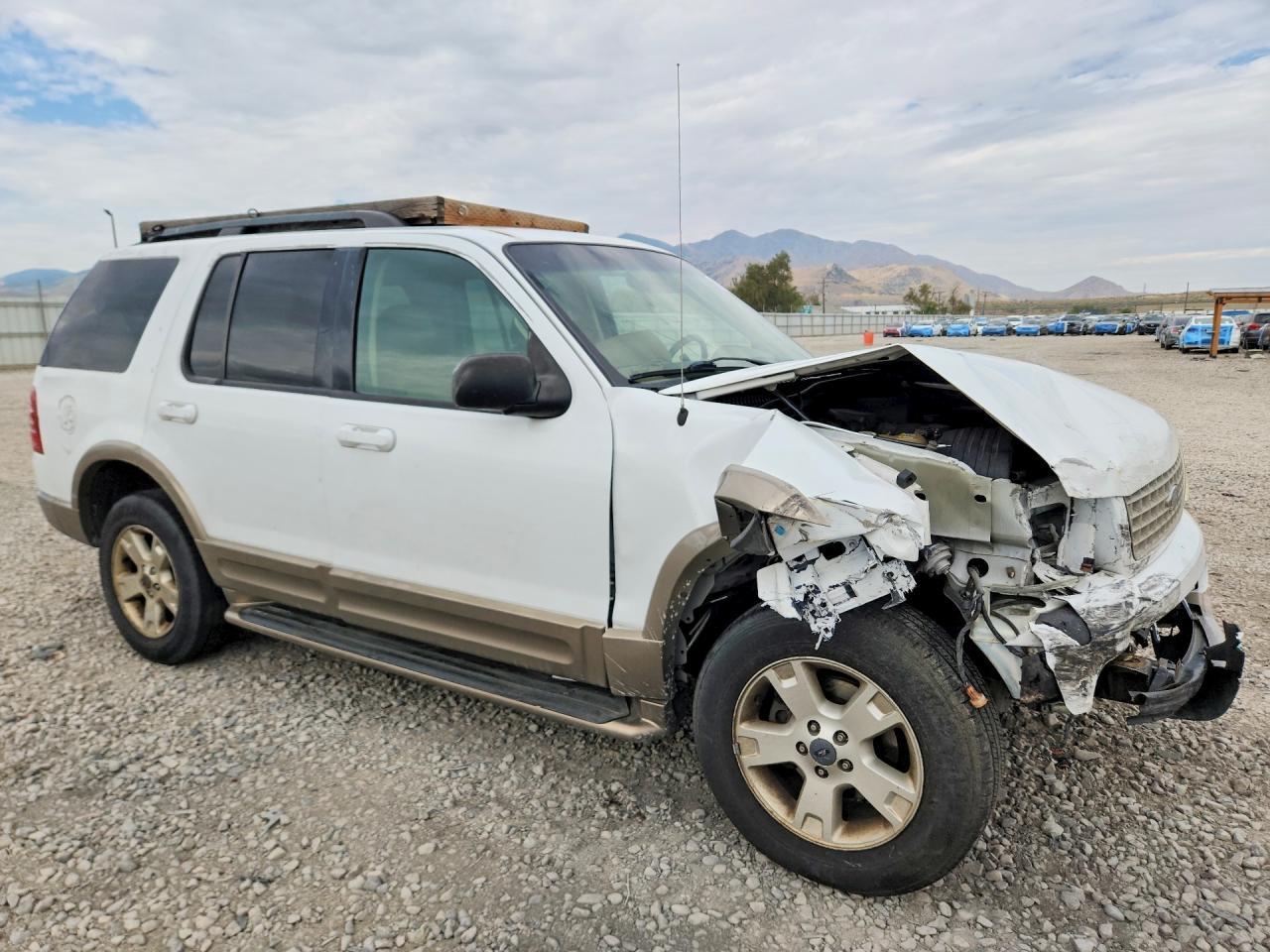2003 Ford Explorer Eddie Bauer Белый vin: 1FMDU74K03ZB15557