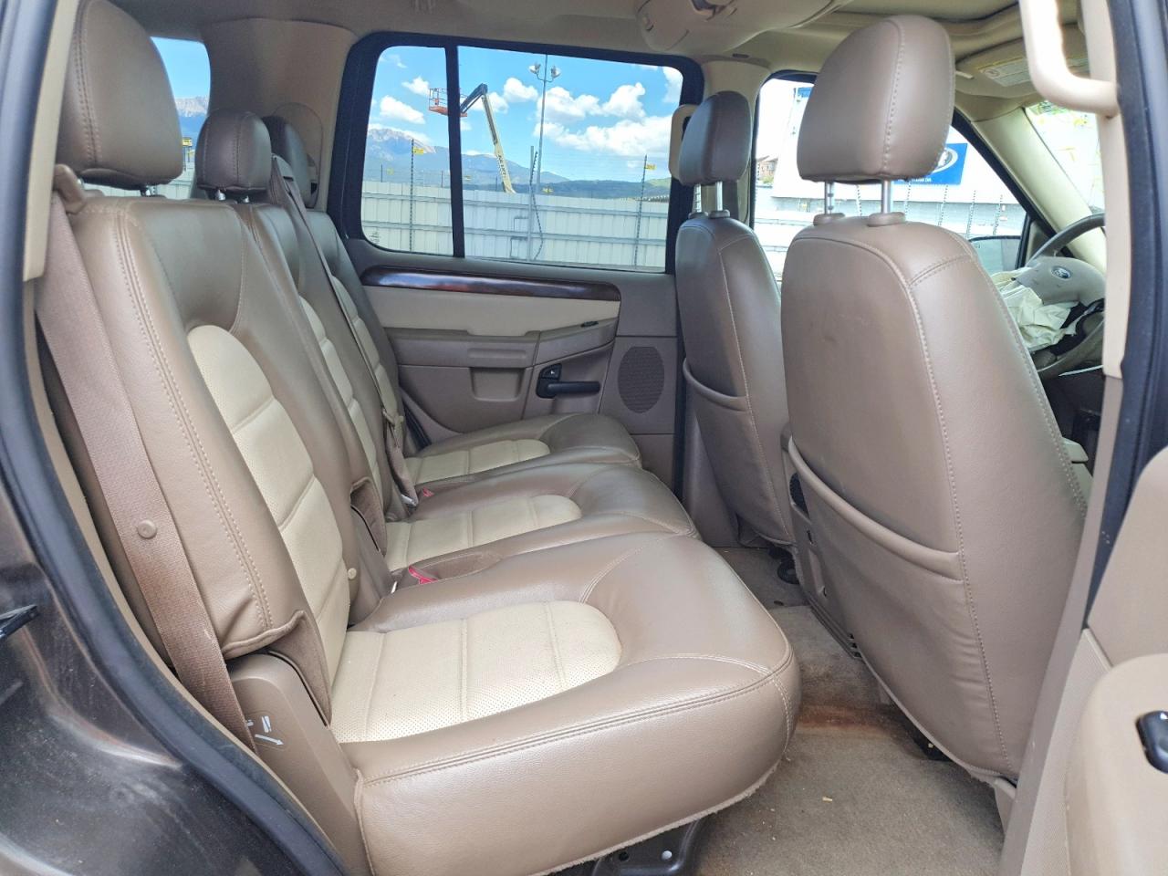 2005 Ford Explorer Eddie Bauer Gray vin: 1FMDU74W05UA69652