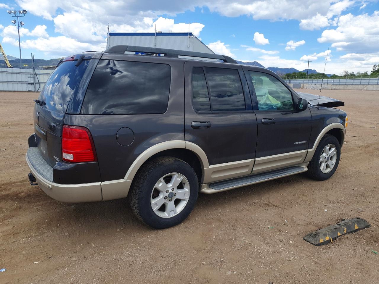 2005 Ford Explorer Eddie Bauer Gray vin: 1FMDU74W05UA69652