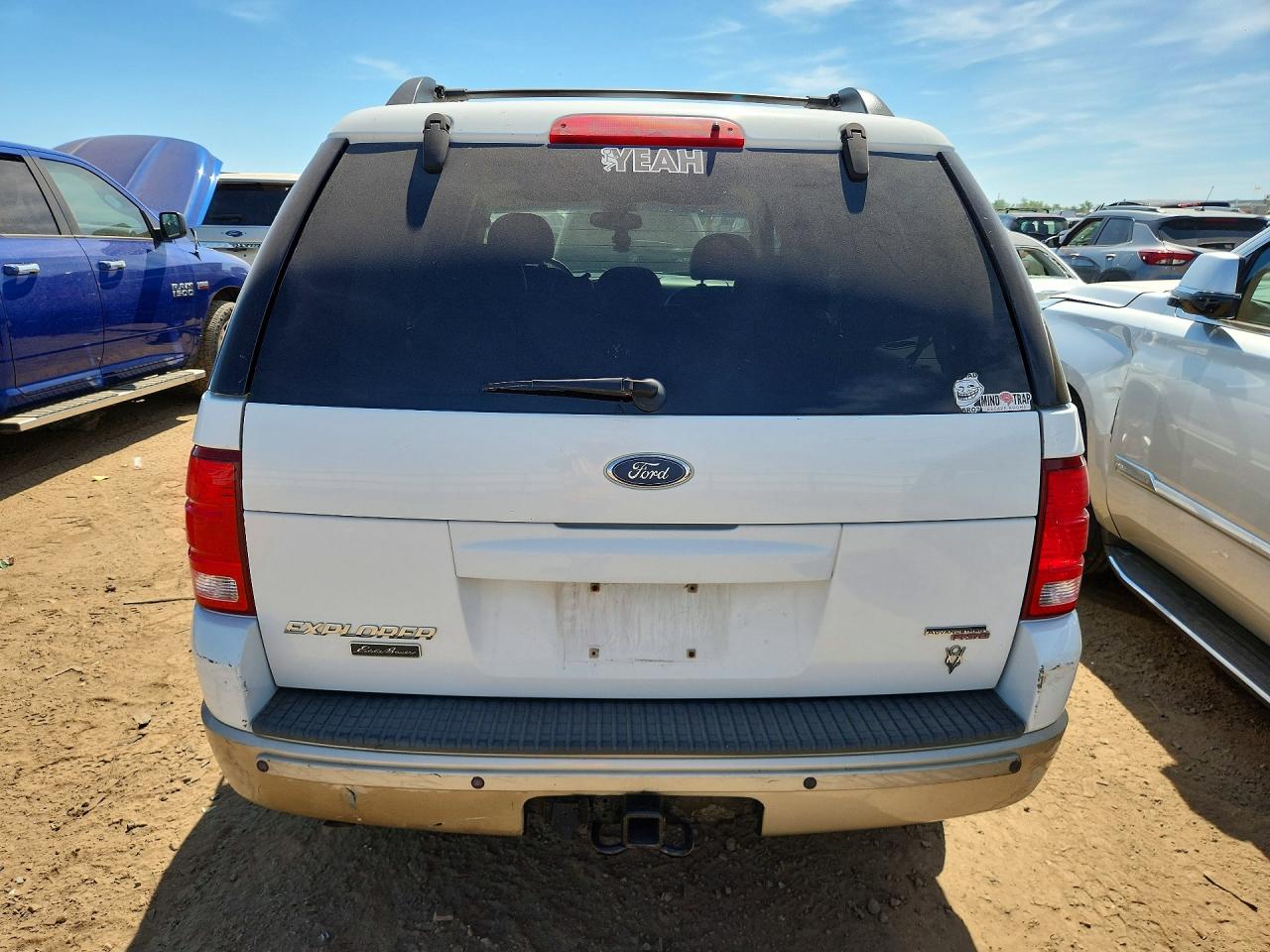 2005 Ford Explorer Eddie Bauer Белый vin: 1FMDU74W25UB79053