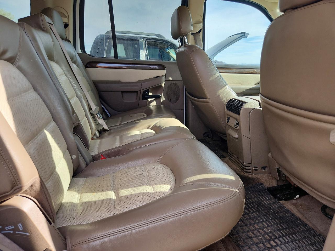2003 Ford Explorer Eddie Bauer Белый vin: 1FMDU74W63UB55870