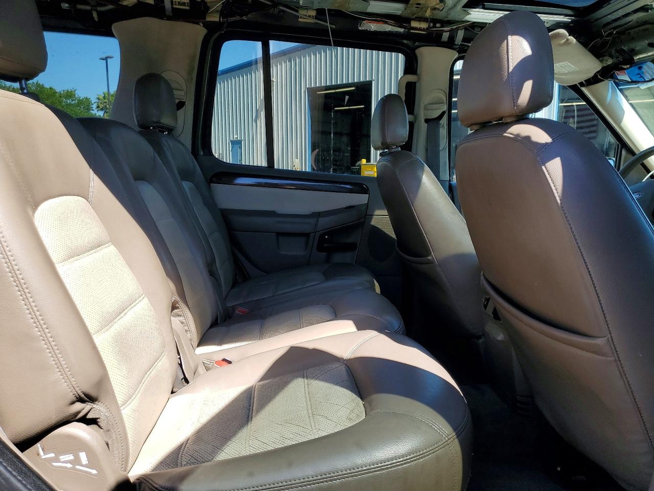 2002 Ford Explorer Eddie Bauer Green vin: 1FMDU74W82UD66177