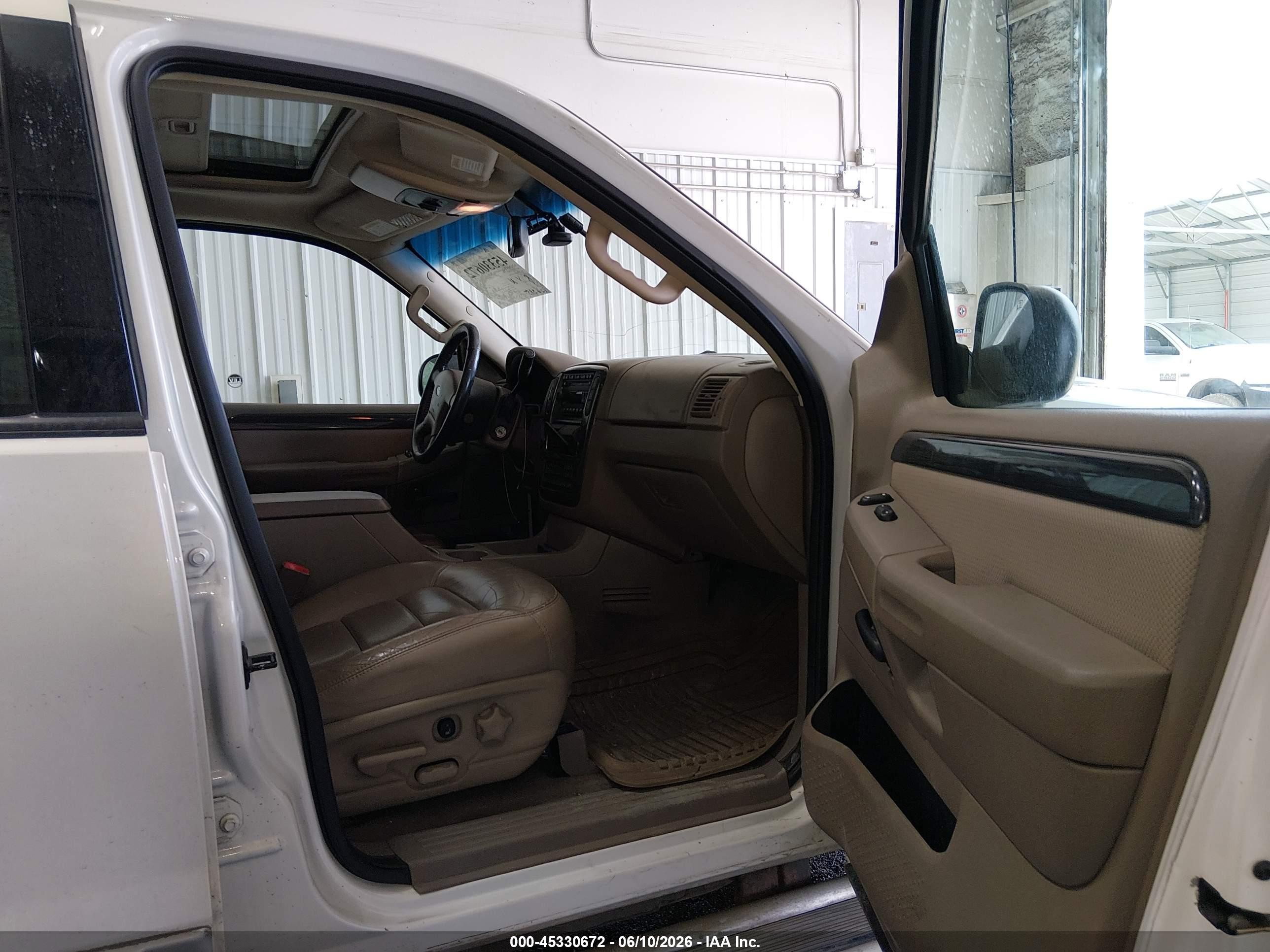 2002 Ford Explorer Limited White vin: 1FMDU75E32ZA47746