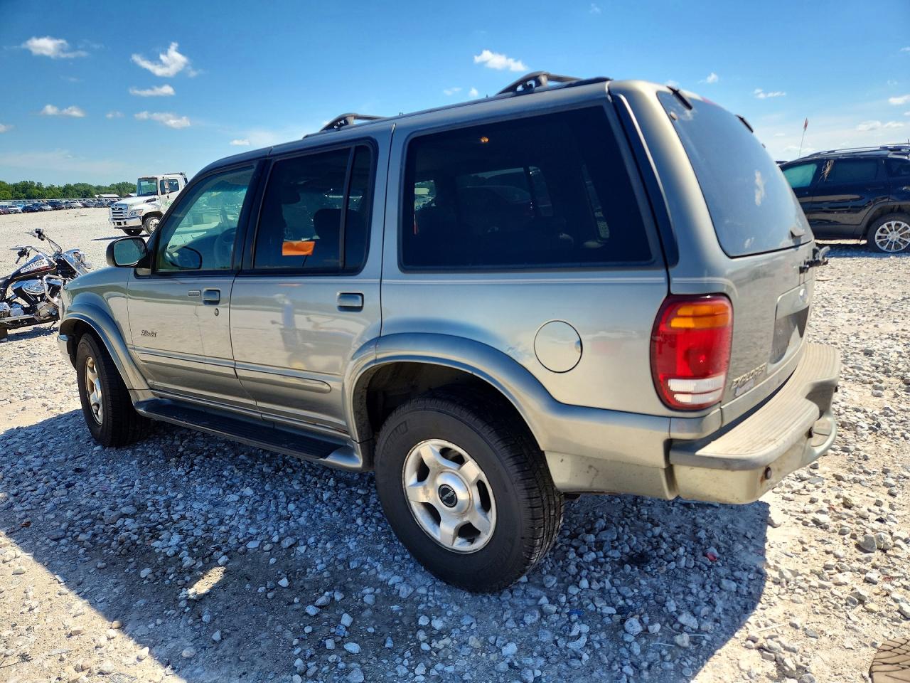 2001 Ford Explorer Limited Tan vin: 1FMDU75E41ZA34079