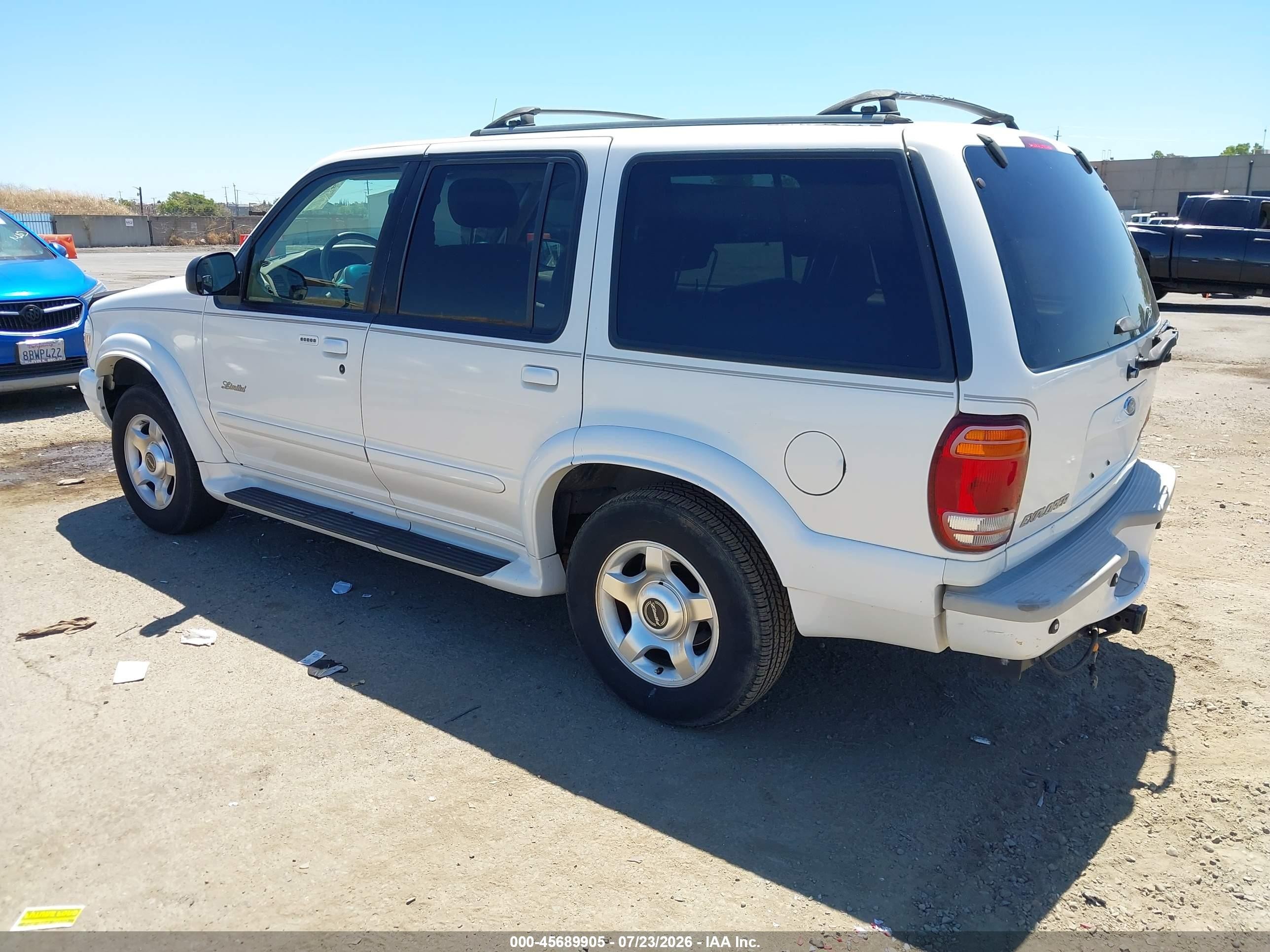 2000 Ford Explorer Limited White vin: 1FMDU75E4YZB18140