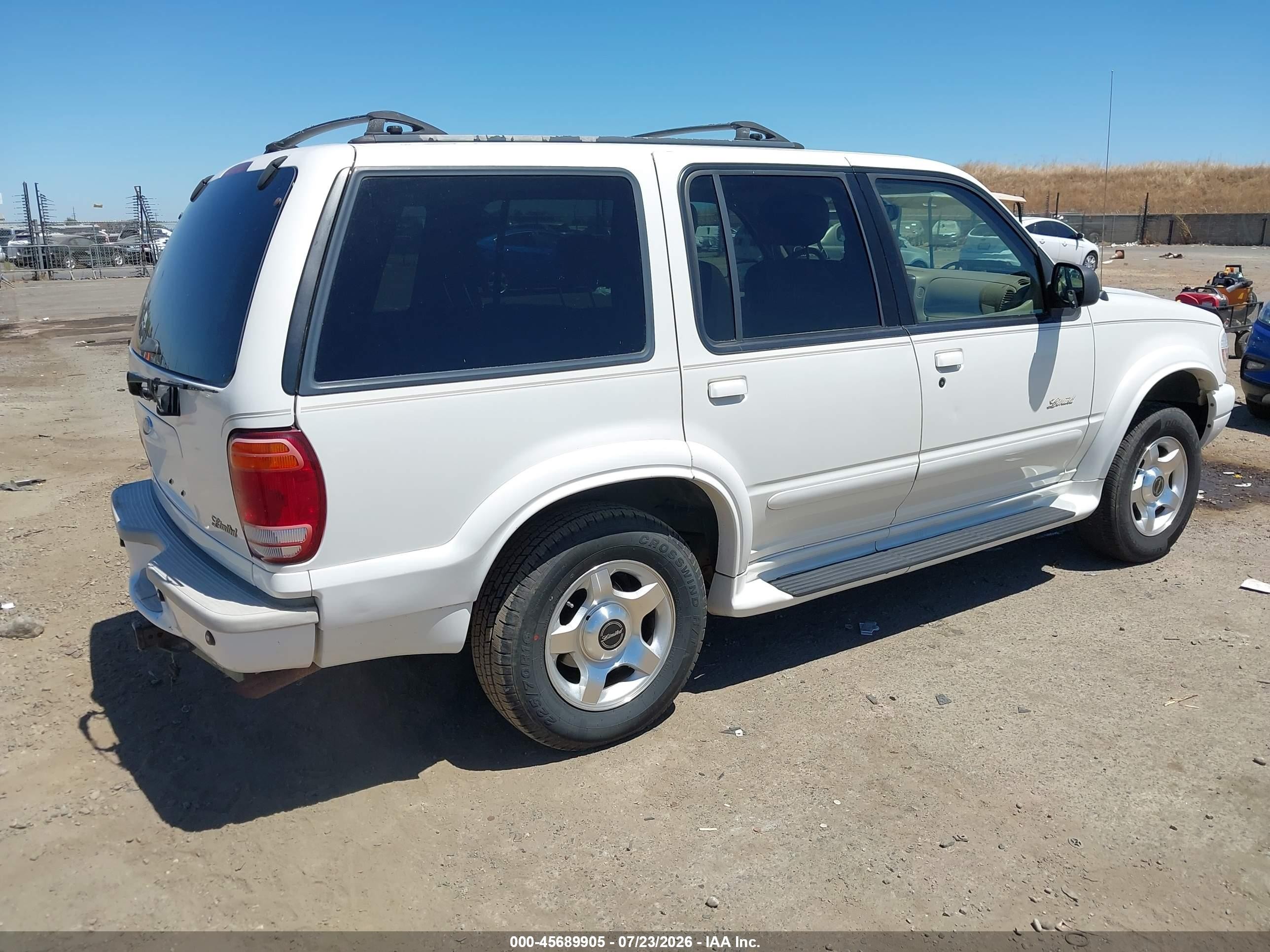 2000 Ford Explorer Limited White vin: 1FMDU75E4YZB18140