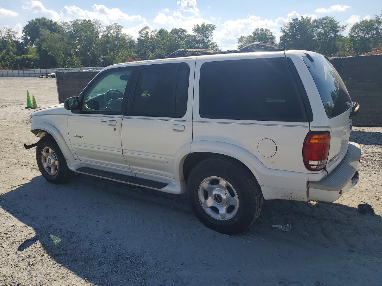 2000 Ford Explorer Limited White vin: 1FMDU75E9YZC02454