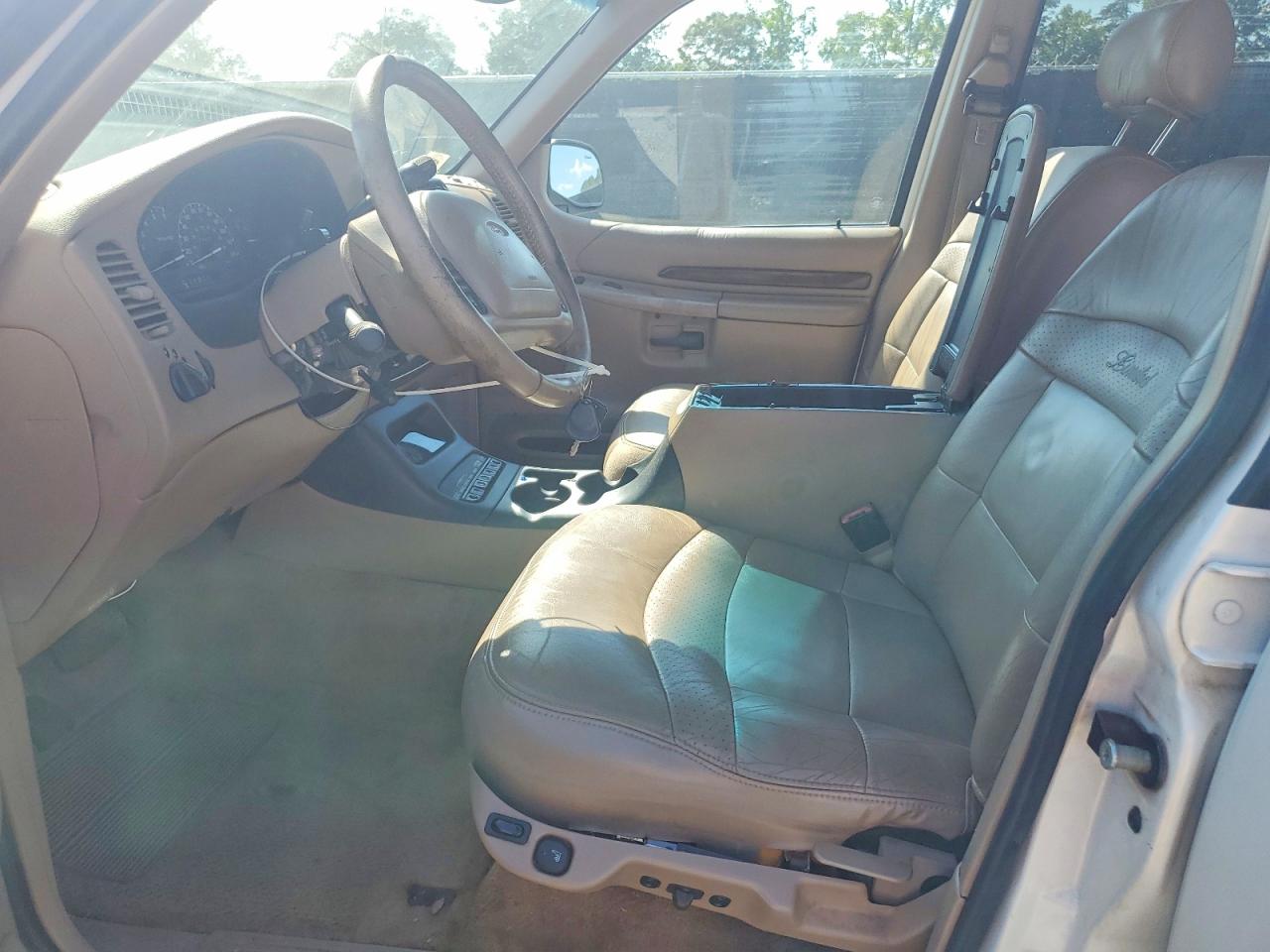 2000 Ford Explorer Limited White vin: 1FMDU75E9YZC02454