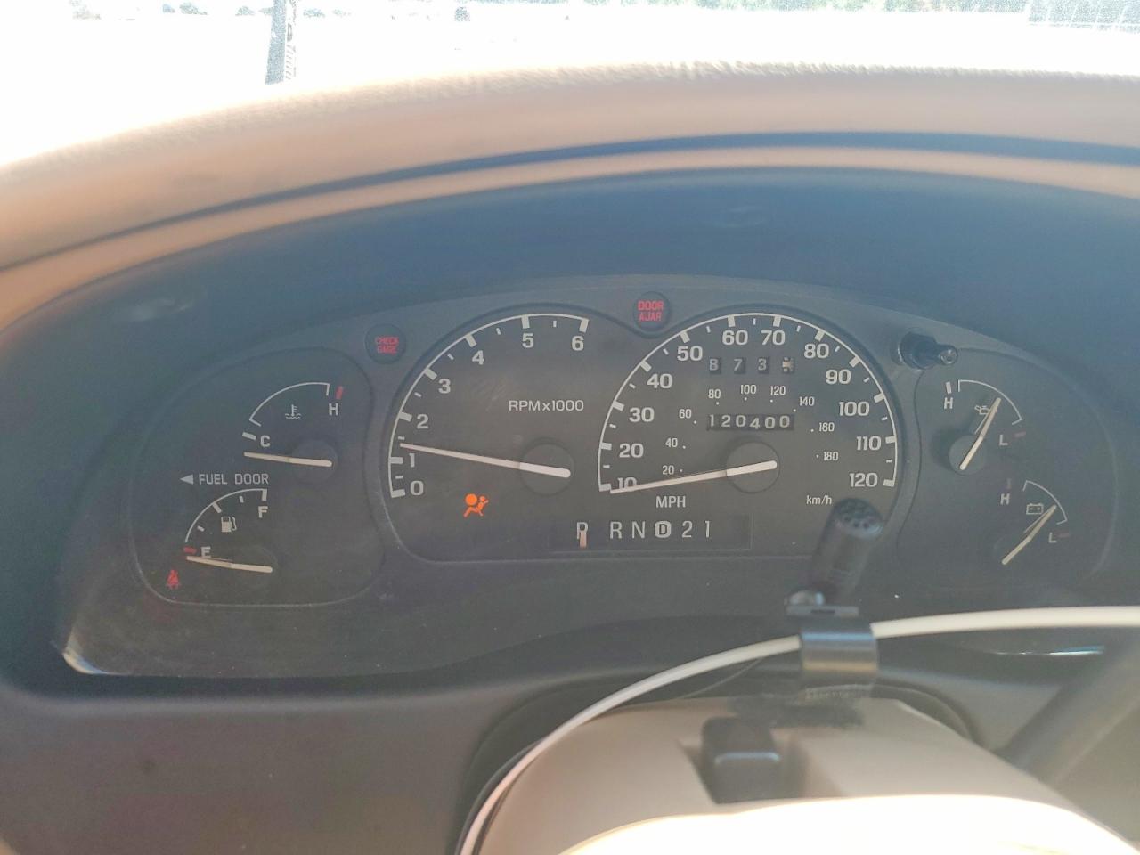 2000 Ford Explorer Limited White vin: 1FMDU75E9YZC02454