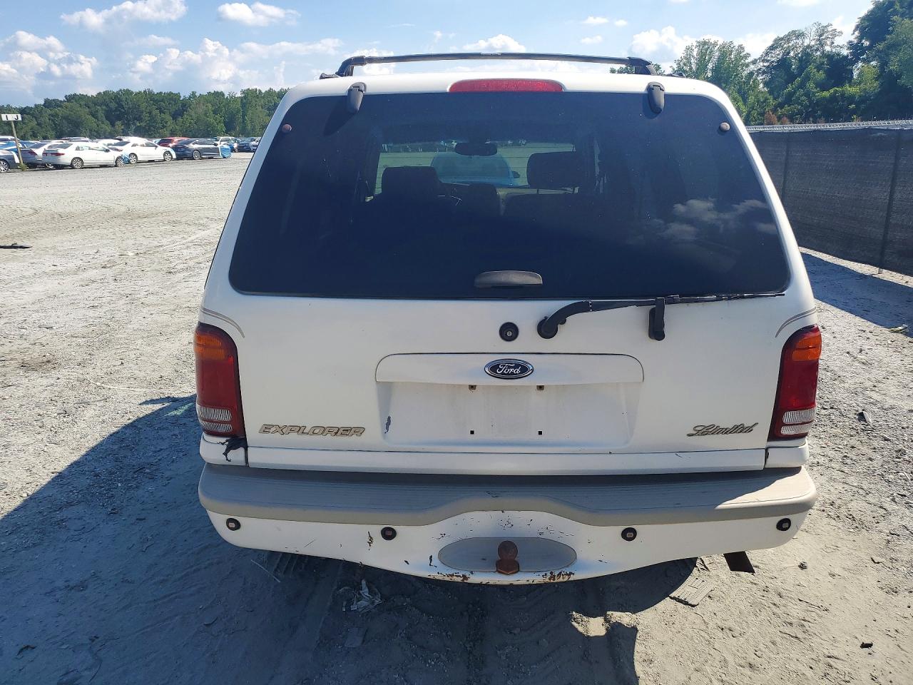 2000 Ford Explorer Limited White vin: 1FMDU75E9YZC02454