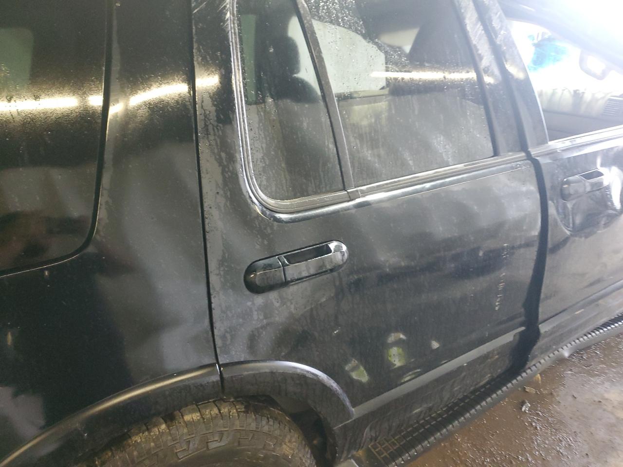 2002 Ford Explorer Black vin: 1FMDU75EX2UA67456