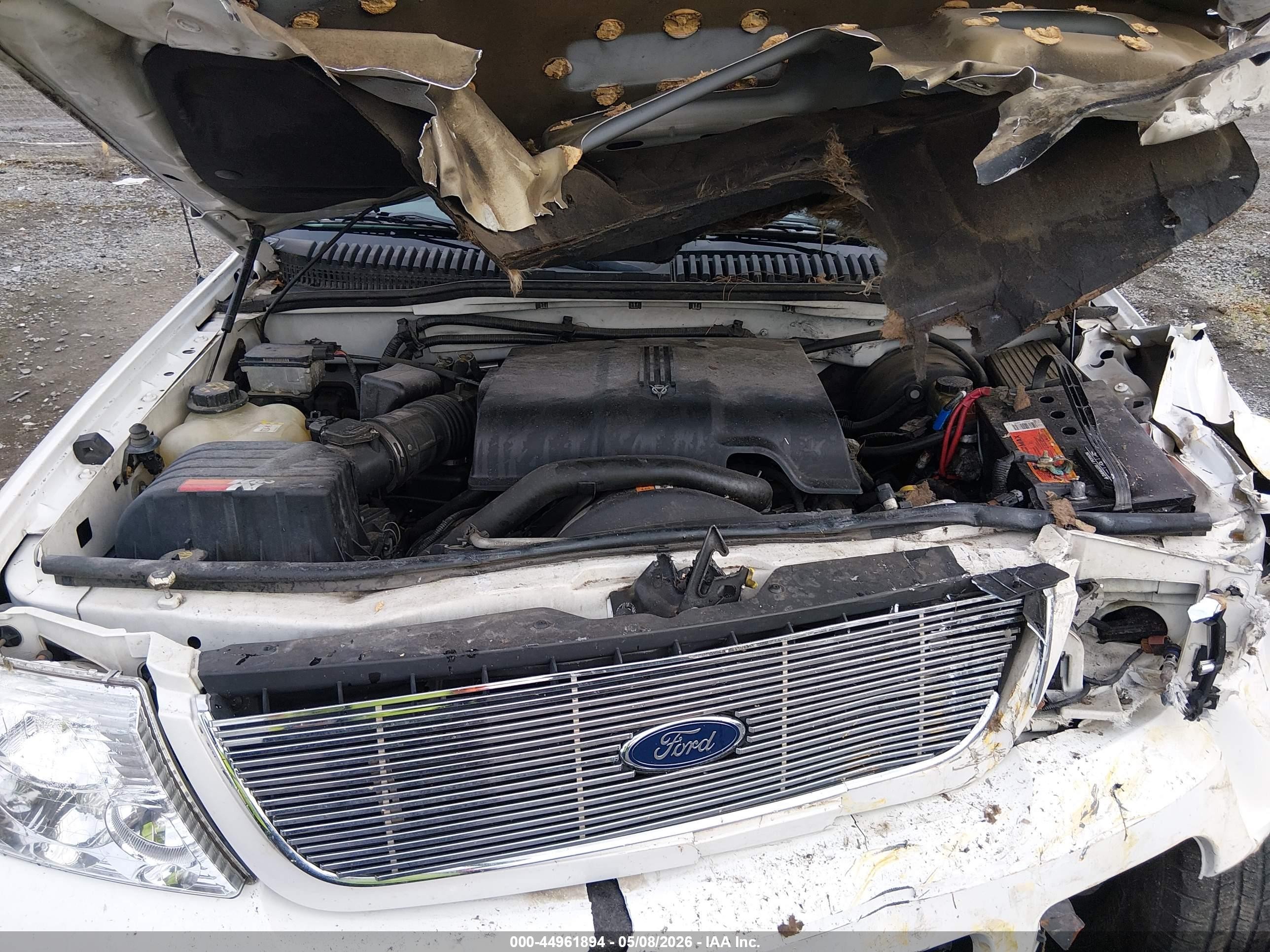 2002 Ford Explorer Limited Белый vin: 1FMDU75W12ZA95710