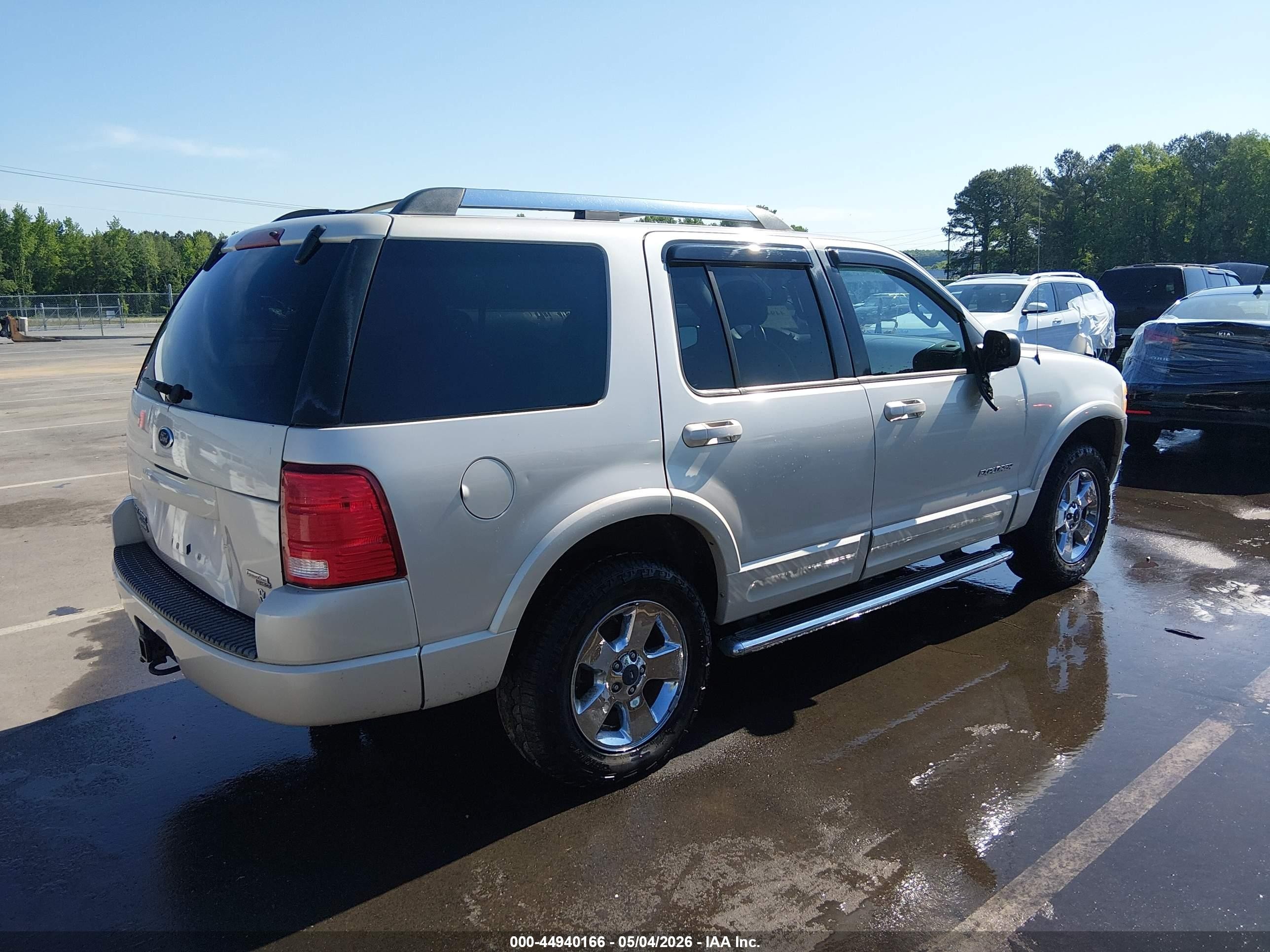 2005 Ford Explorer Limited Cream vin: 1FMDU75W15ZA44485