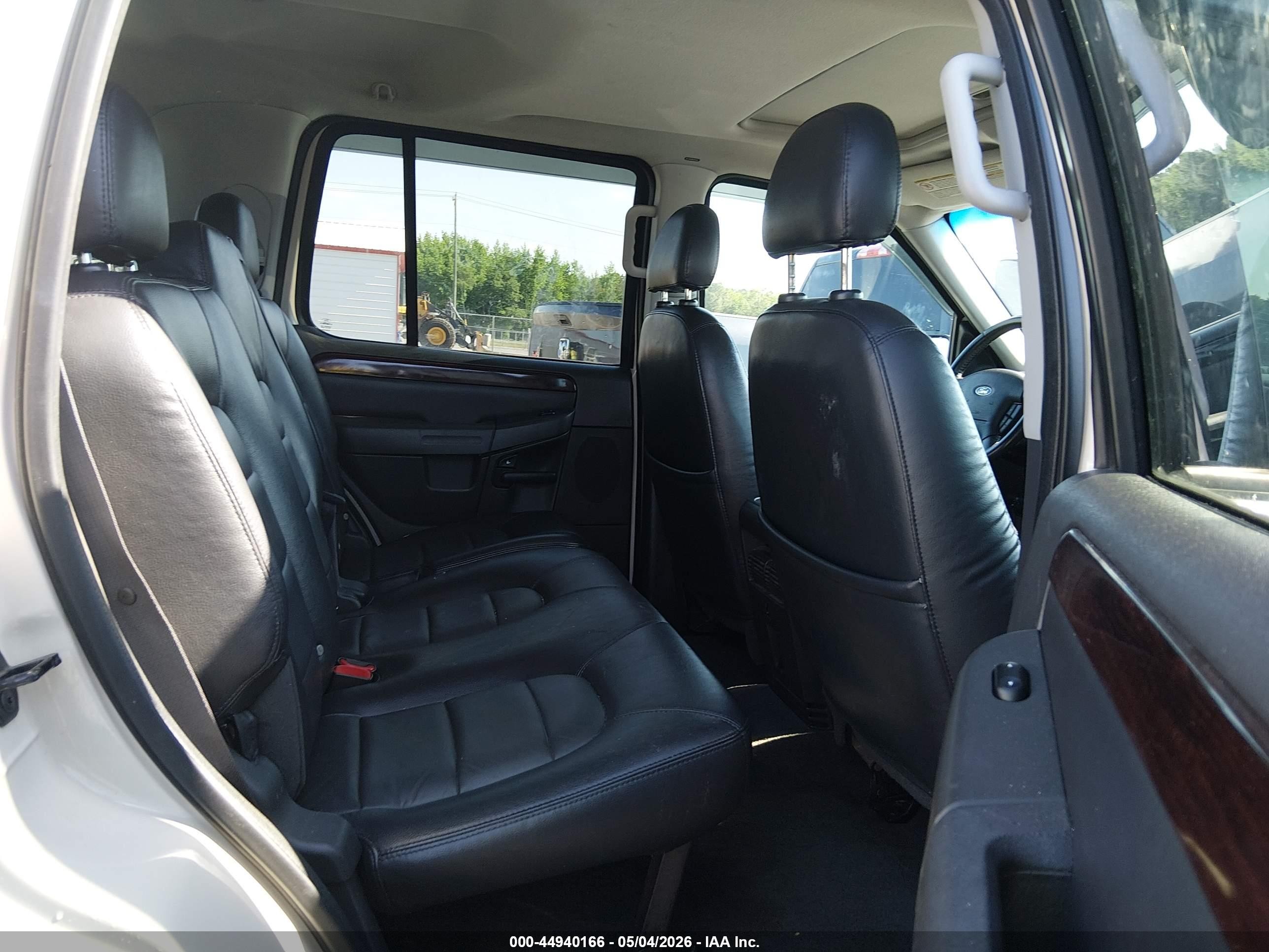 2005 Ford Explorer Limited Cream vin: 1FMDU75W15ZA44485