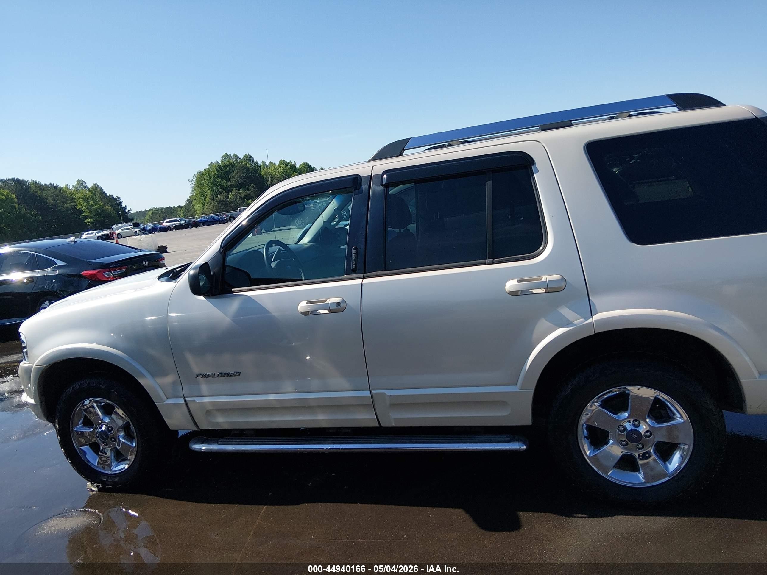 2005 Ford Explorer Limited Cream vin: 1FMDU75W15ZA44485