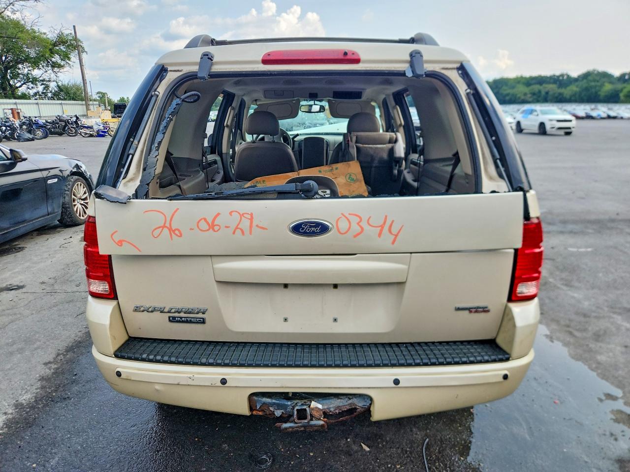 2005 Ford Explorer Limited Gold vin: 1FMDU75W25ZA00267