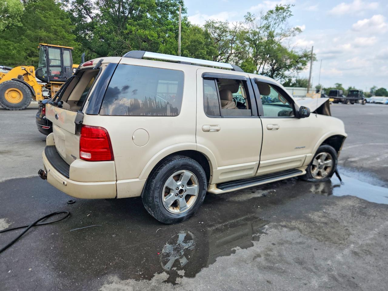 2005 Ford Explorer Limited Gold vin: 1FMDU75W25ZA00267