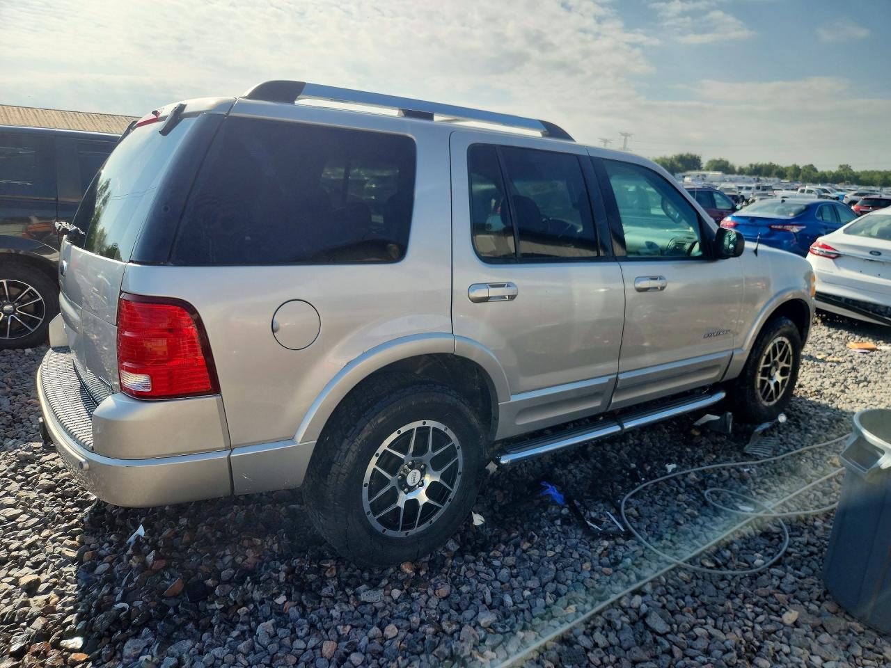 2005 Ford Explorer Limited Silver vin: 1FMDU75W25ZA24441