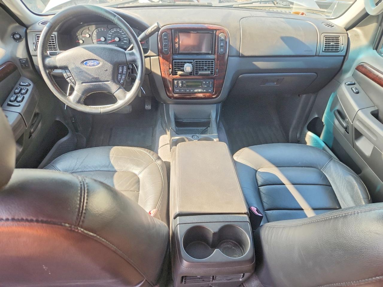 2005 Ford Explorer Limited Silver vin: 1FMDU75W25ZA24441