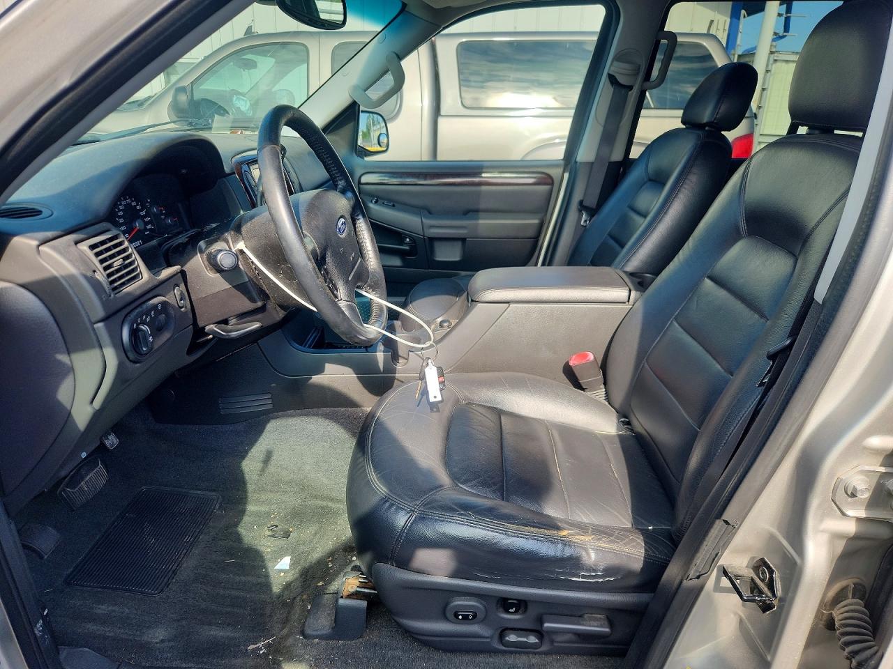 2005 Ford Explorer Limited Silver vin: 1FMDU75W25ZA24441