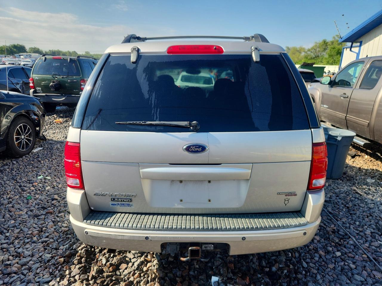 2005 Ford Explorer Limited Silver vin: 1FMDU75W25ZA24441