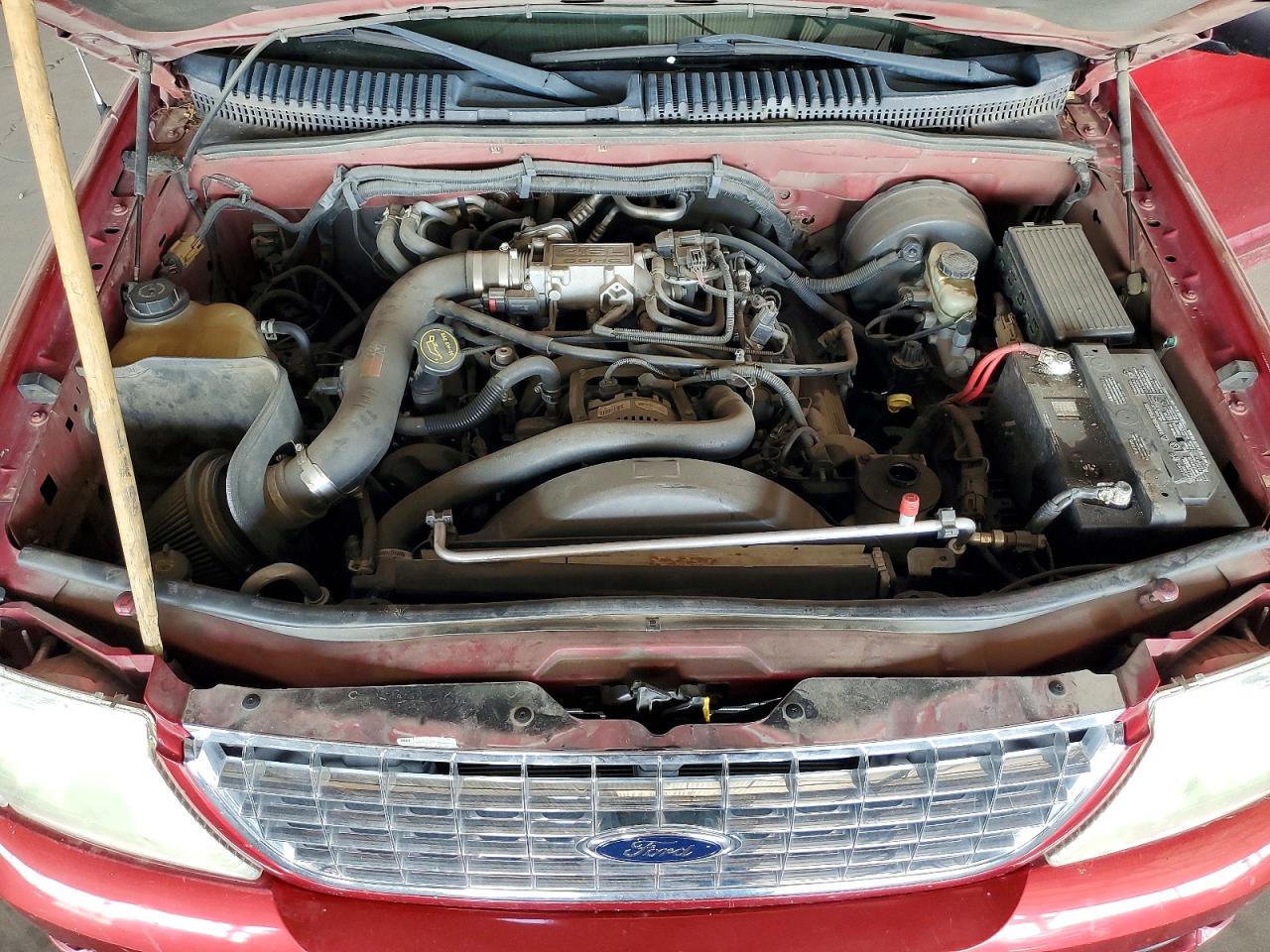2004 Ford Explorer Limited Красный vin: 1FMDU75W74UB08802