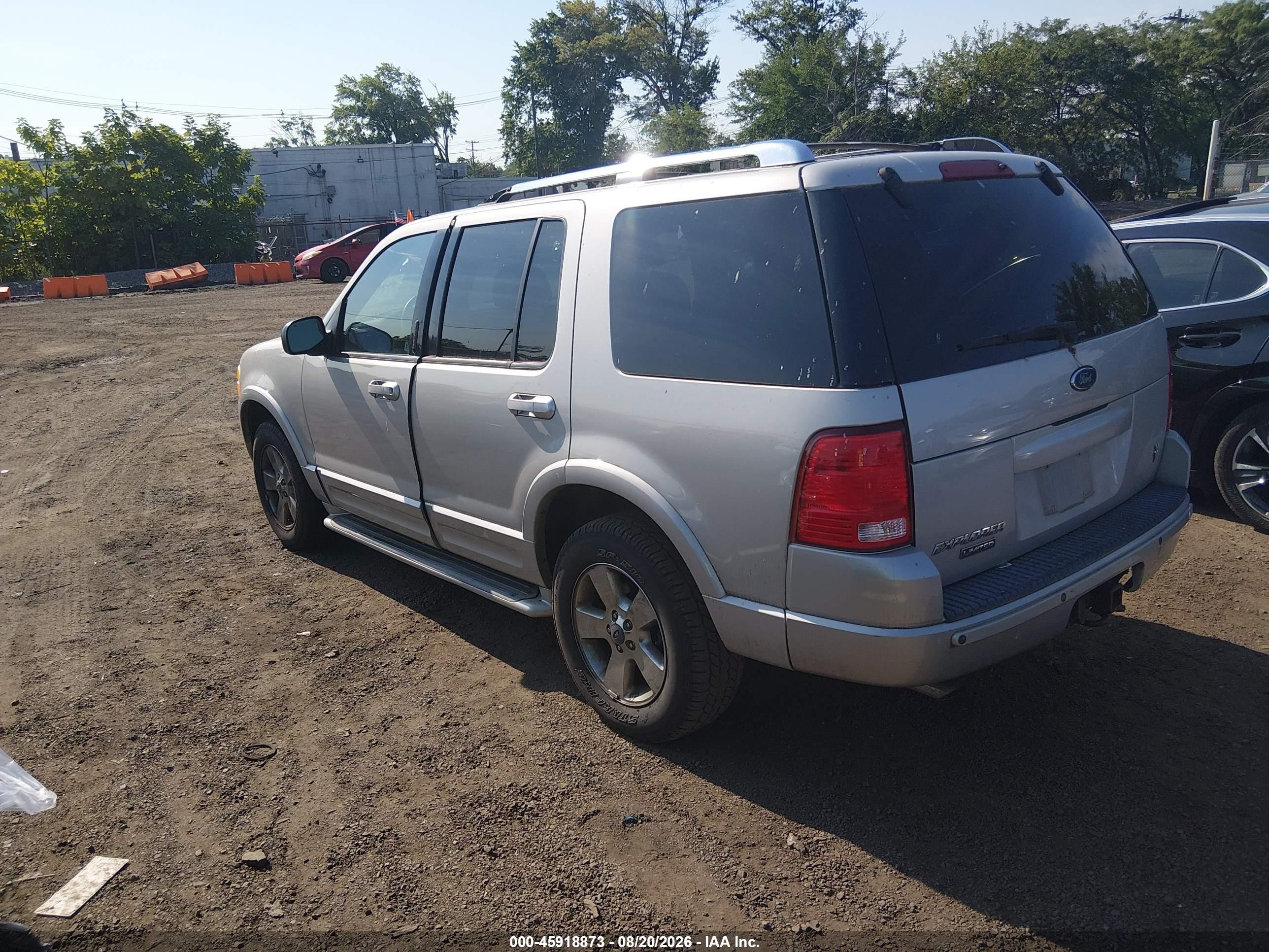 2003 Ford Explorer Limited Silver vin: 1FMDU75W93UC55623